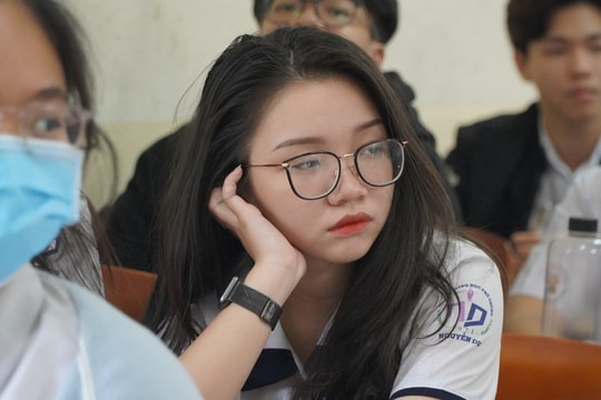 Các tỉnh, thành khó chi tiền cho trường học dạy thêm