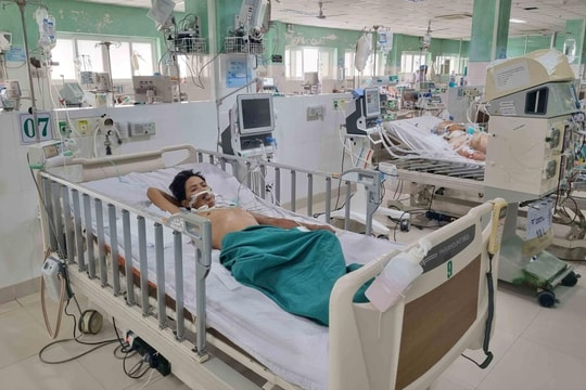Cứu sống hai bệnh nhân ngộ độc Botulinum từ món mắm cá chua