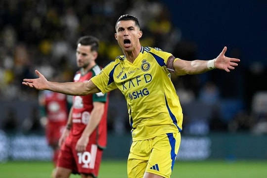 Ronaldo lại tịt ngòi, Al Nassr thua ngược Al Ettifaq