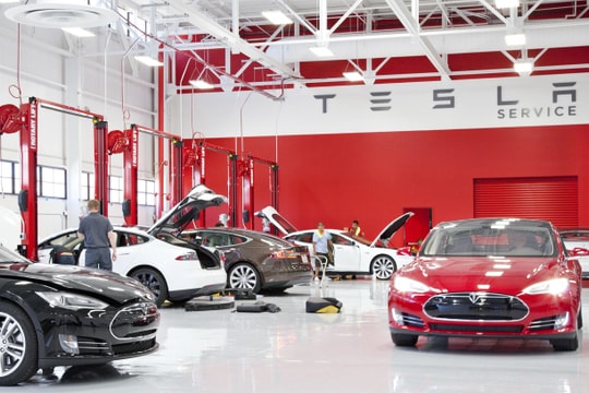 Tesla triệu hồi hơn 375.000 ô tô điện do vấn đề trợ lực lái