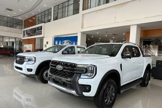 Ford giảm giá hàng loạt ô tô sản xuất năm 2024