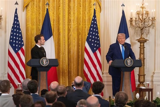 Tiết lộ nhiều điểm chú ý trong cuộc họp giữa Tổng thống Trump và Tổng thống Macron