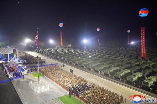 Chủ tịch Kim Jong-un kêu gọi quân đội nâng cao năng lực để chuẩn bị cho xung đột