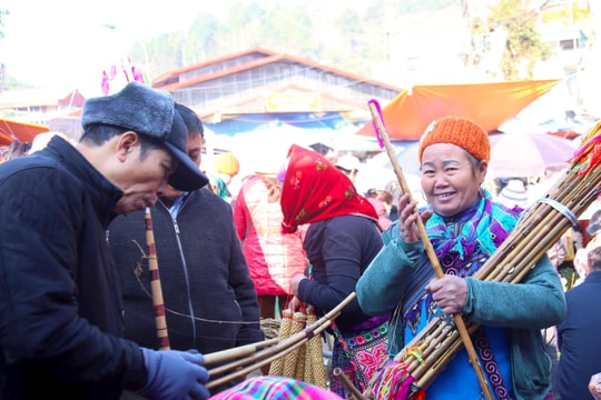 Chợ phiên Bắc Hà - top 10 chợ hấp dẫn nhất Đông Nam Á
