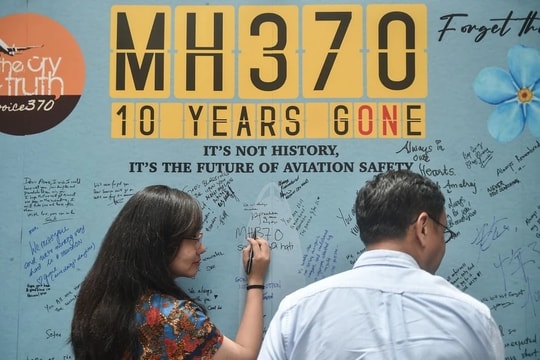 Malaysia nối lại tìm kiếm máy bay MH370