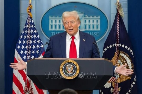Tổng thống Trump tuyên bố ngừng viện trợ quân sự cho Kiev