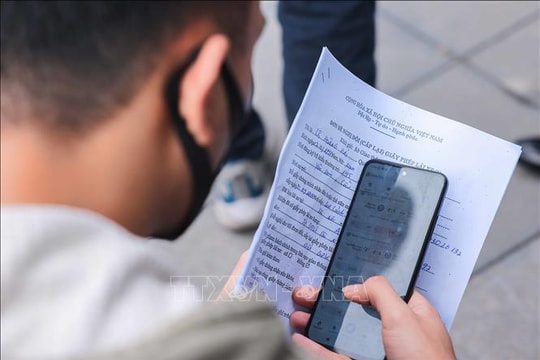 Công an không thực hiện cấp đổi giấy phép lái xe bằng hình thức gọi điện thoại
