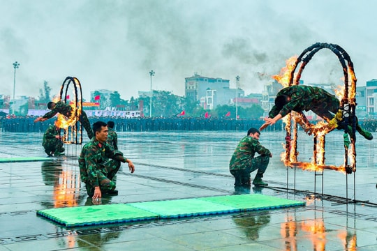 Lực lượng vũ trang Hải Dương đồng loạt ra quân huấn luyện năm 2025