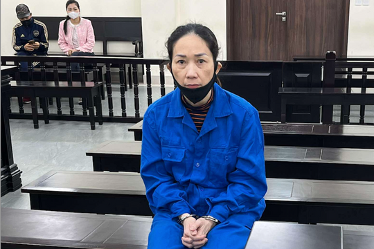 Mang điện thoại mô hình đi cầm đồ, lừa đảo chiếm đoạt hơn 3 tỷ đồng