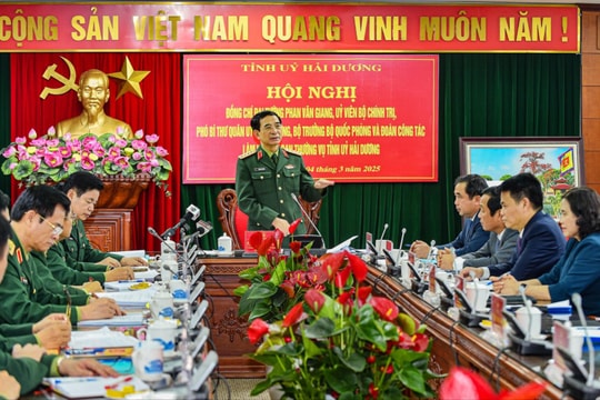 Bộ trưởng Quốc phòng Phan Văn Giang làm việc tại Hải Dương