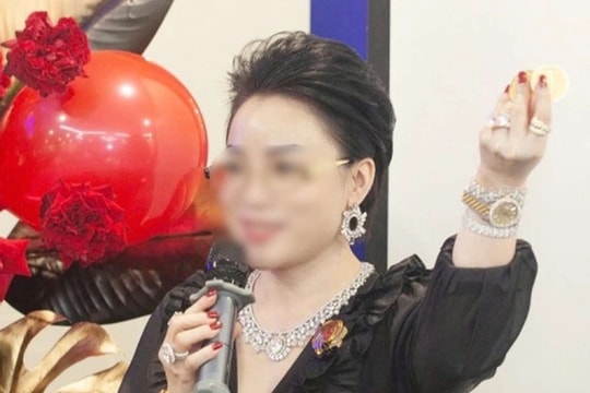 Khởi tố Chủ tịch Công ty Coco Lee Diamond Hà Nội vì bán vàng giả