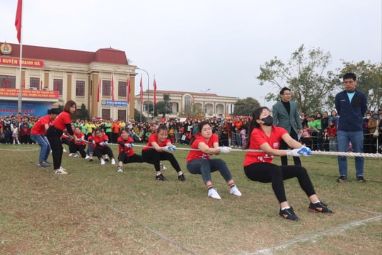 Hàng nghìn lao động vui chơi hết mình tại Hội chợ Makalot ở Thanh Hà