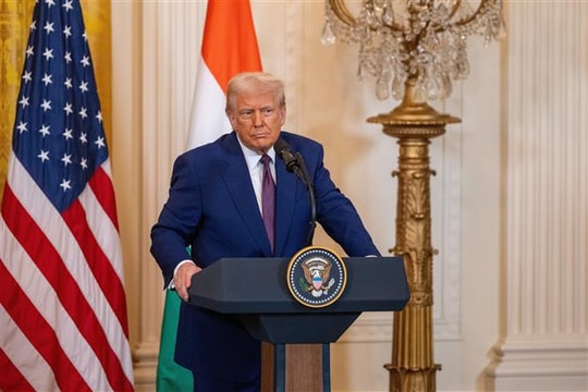 Tổng thống Trump cân nhắc áp lệnh trừng phạt Nga