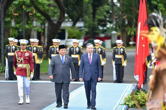 Indonesia bắn 21 phát đại bác chào mừng Tổng Bí thư Tô Lâm và Phu nhân
