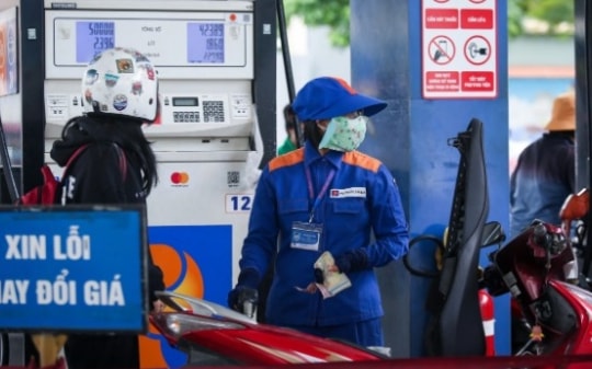 Giá xăng dầu tiếp tục giảm