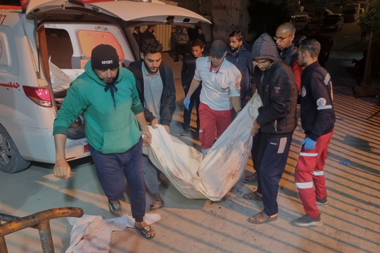 Oanh kích dữ dội trên khắp Dải Gaza khiến hàng trăm người thương vong