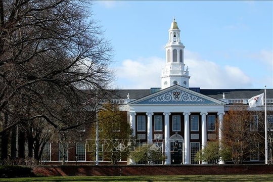 Đại học Harvard miễn học phí cho sinh viên trong gia đình thu nhập dưới 5 tỷ đồng 1 năm