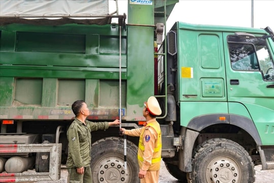 Phạt gần 180 chủ phương tiện ở Hải Dương cơi nới thành thùng