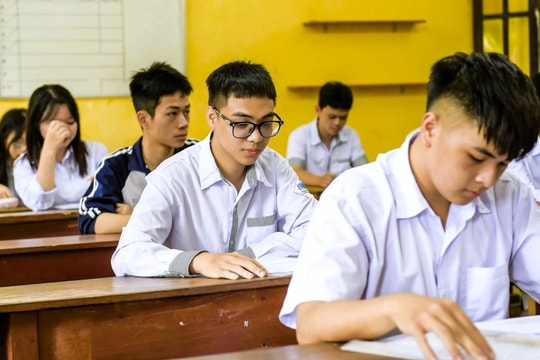 History is the subject chosen by most high school graduation exam candidates.