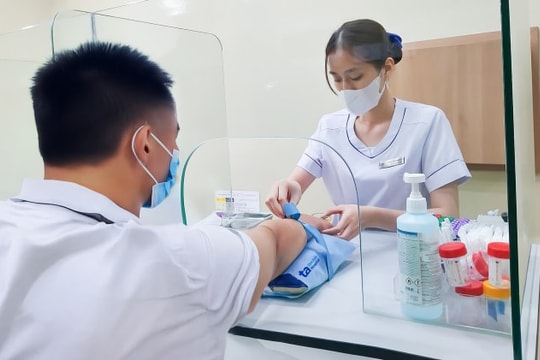 Đi khám thừa cân, phát hiện bị ung thư máu