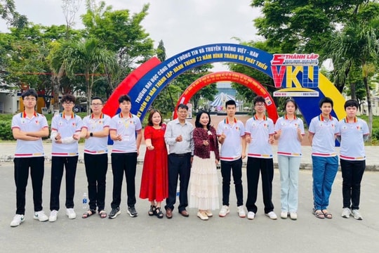 9 học sinh chuyên Nguyễn Trãi đoạt giải Olympic Tin học miền Trung - Tây Nguyên
