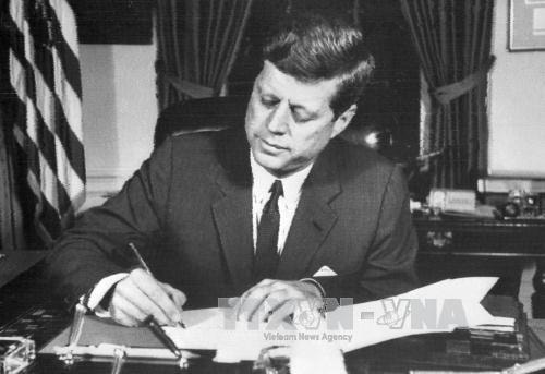 Tổng thống Trump bình luận về thủ phạm ám sát JFK