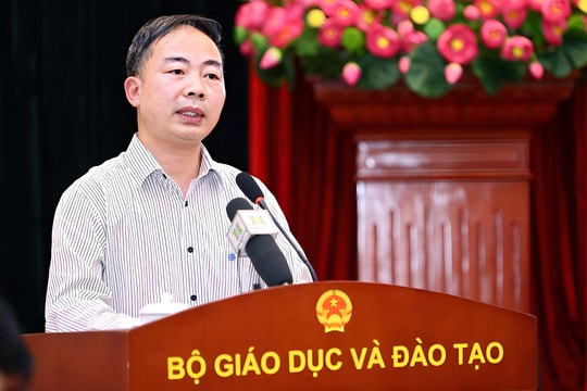 Điểm mới thi tốt nghiệp THPT 2025: Một phòng thi tới 5 môn, 48 mã đề