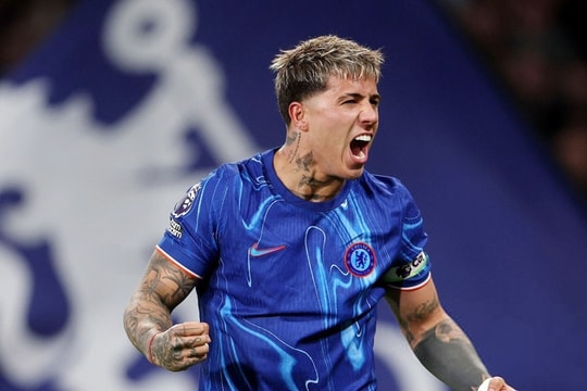 Thắng Tottenham, Chelsea vượt Man City trên bảng xếp hạng Premier League