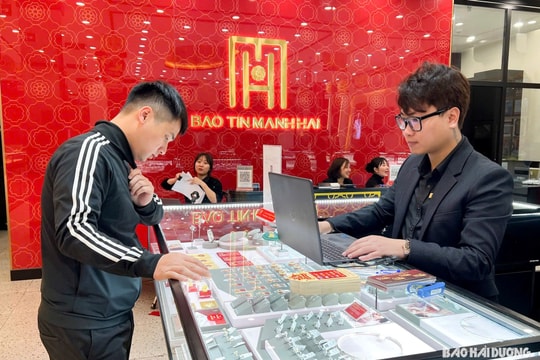 Giá vàng cùng đi xuống, thương hiệu SJC tuột mốc 102 triệu đồng mỗi lượng