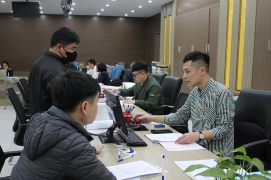 Hải Dương xem xét miễn phí thủ tục trực tuyến cho người dân