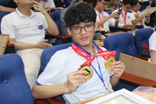 Nam sinh Hải Dương giành 2 huy chương vàng Olympic toán học toàn quốc