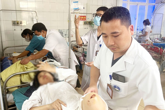 Phụ cấp mổ, tiền trực cho nhân viên y tế có thể tăng gấp 3 lần
