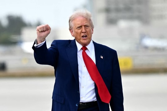 Ông Trump dọa áp thêm thuế 50% với Trung Quốc