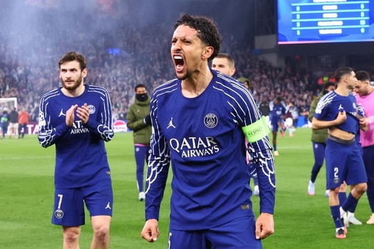 PSG vào bán kết Champions League sau trận cầu căng thẳng