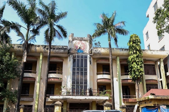 After the administrative unit arrangement, priority will be given to using surplus headquarters as schools and hospitals.
