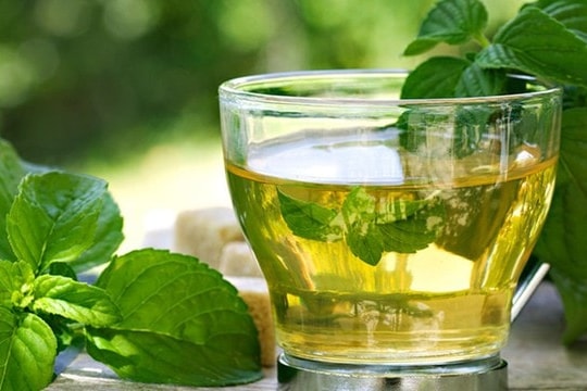 5 natural drinks to cure stomach pain