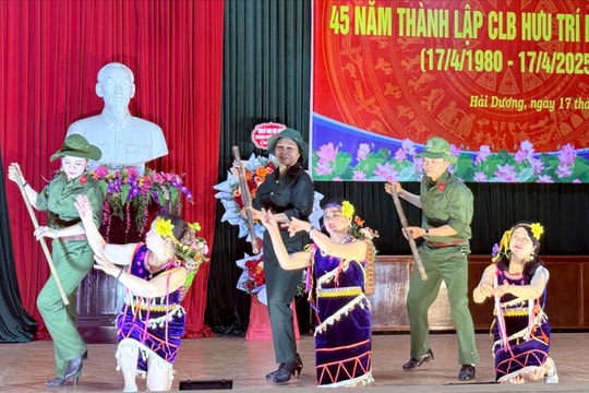 Câu lạc bộ Hưu trí Nguyễn Trãi gặp mặt kỷ niệm 45 năm thành lập