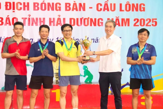 Department of Culture, Sports and Tourism won the table tennis and badminton tournament of Hai Duong Provincial Journalists Association