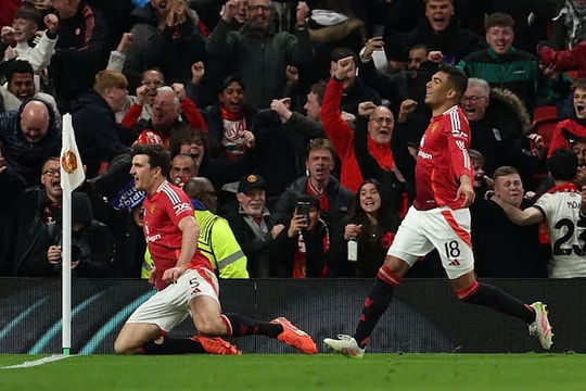 Man Utd lội ngược dòng kịch tính vào bán kết Europa League