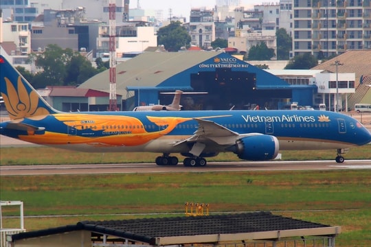 Vietnam Airlines ra mắt máy bay có diện mạo đặc biệt chào mừng 30 năm thành lập
