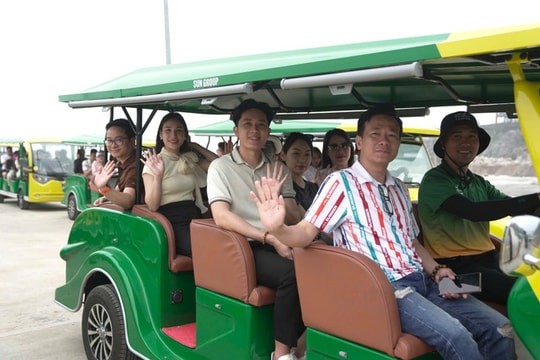 Free e-vehicles service provided for tourists on Cat Ba island