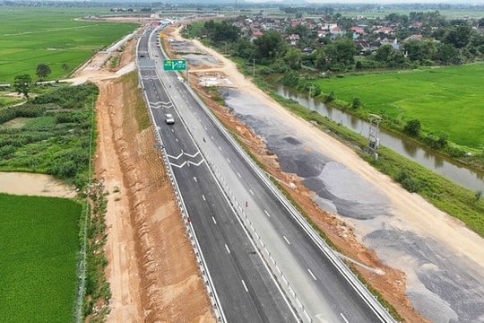 Thủ tướng chỉ đạo hoàn thành 3.000 km đường bộ cao tốc trong năm 2025