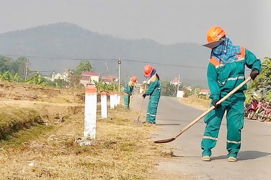 Ai bảo dưỡng đường huyện?