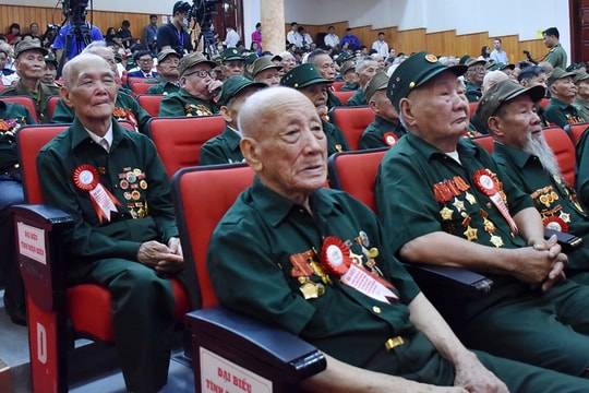 Bộ Nội vụ đề xuất tăng gần gấp đôi trợ cấp hàng tháng cho thanh niên xung phong