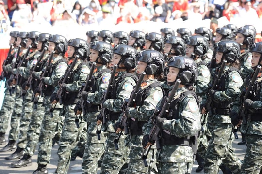Mãn nhãn với buổi tổng duyệt lễ diễu binh, diễu hành kỷ niệm 50 năm thống nhất đất nước