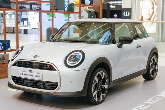 Mini Cooper thế hệ mới giá từ 2,09 tỷ đồng