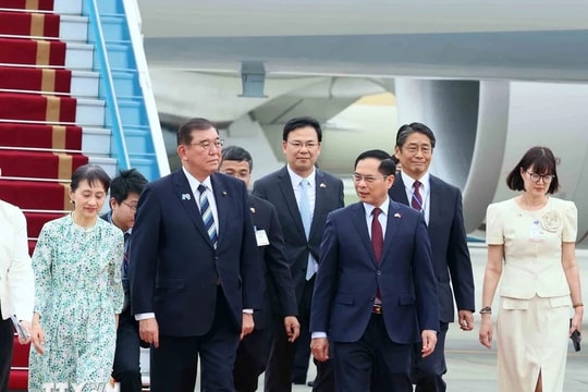 Thủ tướng Nhật Bản Ishiba Shigeru đến Hà Nội, bắt đầu thăm chính thức Việt Nam