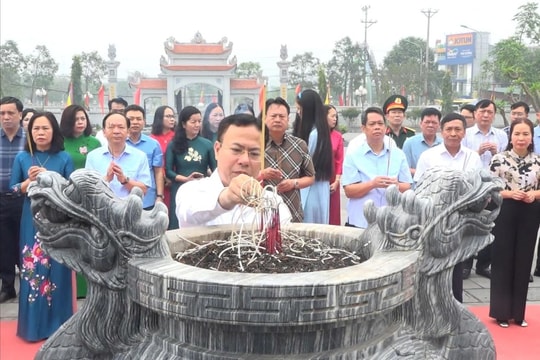 Chí Linh dâng hương kỷ niệm 50 năm thống nhất đất nước