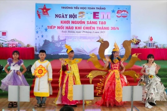 Học sinh Trường Tiểu học Toàn Thắng (Gia Lộc) hào hứng trải nghiệm Ngày hội STEM