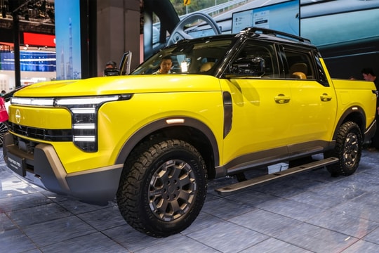 Frontier Pro - xe bán tải hybrid đầu tiên của Nissan